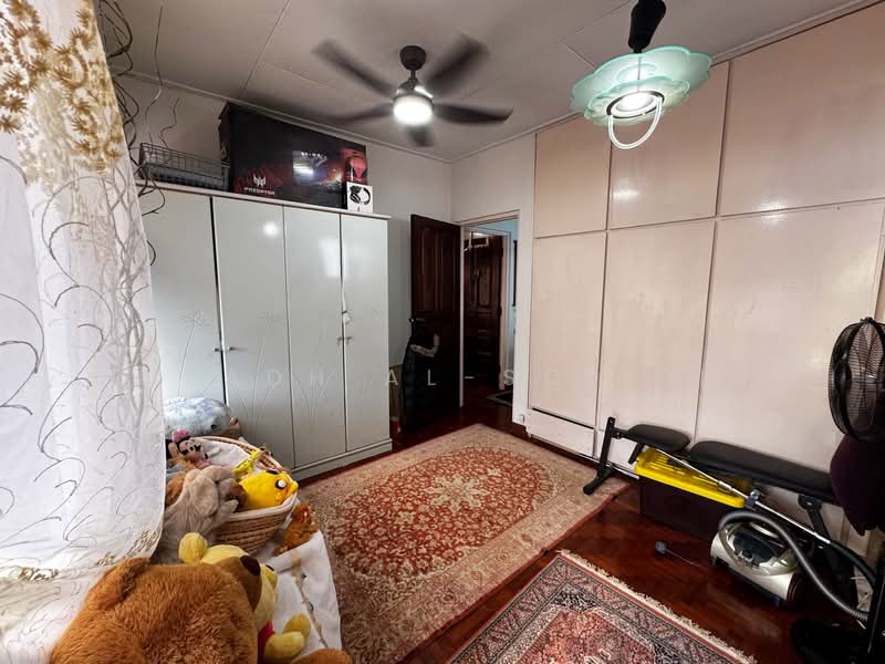 Jalan Chelagi, Jalan Chelagi, 4 Bedrooms, 1,914 sqft, Semi-Detached House For Sale, by Riyadh Al-Solihin, 500118941 - Bedroom - PropertyGuru.com.sg