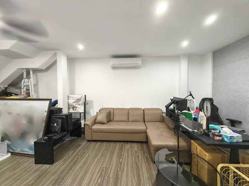 Onan Road, Onan Road, 4 Bedrooms, 1,753 sqft, Terraced House For Sale, by Heng Yi Zen, 500118946 - Living Room - PropertyGuru.com.sg