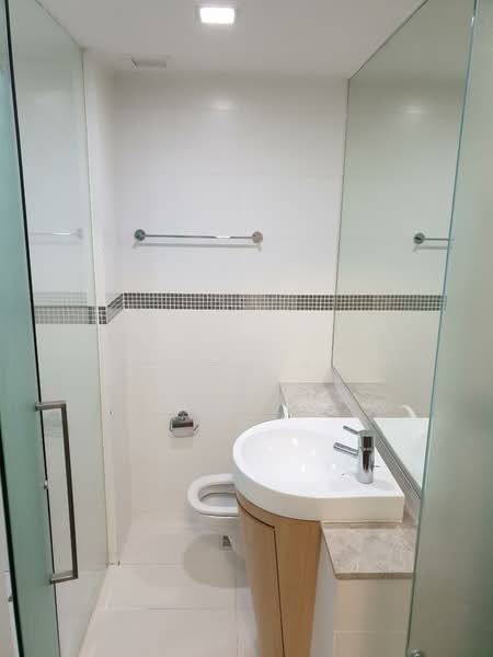 One-North Residences, 7 One-North Gateway, 1 Bedroom, 1,270 sqft, Apartment For Sale, by Jerry Heng, 500118947 - Bathroom - PropertyGuru.com.sg