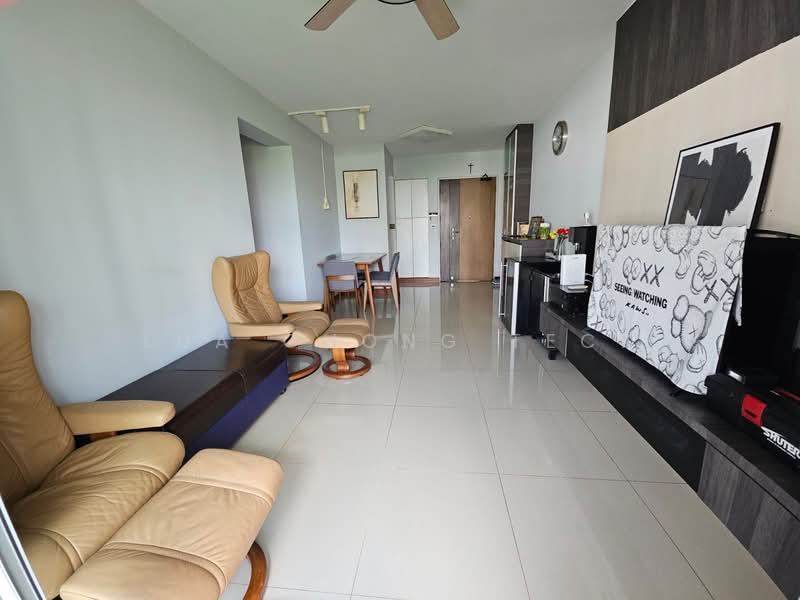 676D Punggol Drive, 676D Punggol Drive, Room Rental, 100 sqft, HDB Flat For Rent, by Lua Chong Teck, 500118950 - Living Room - PropertyGuru.com.sg