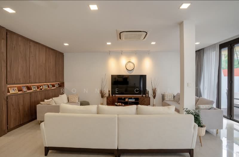 Lengkong Lima, , 4 Bedrooms, 3,500 sqft, Semi-Detached House For Sale, by Ronnie Chia, 500118957 - Living Room - PropertyGuru.com.sg