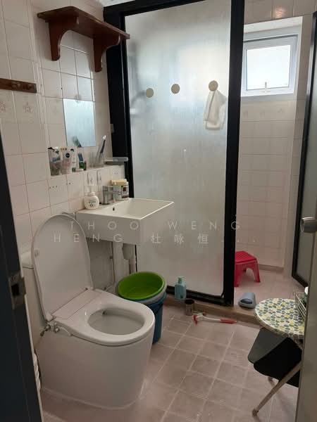 712 Pasir Ris Street 72, 712 Pasir Ris Street 72, 3 Bedrooms, 1,572 sqft, HDB Flat For Sale, by Thoo Weng Heng 杜咏恒 (Wayne), 500118972 - Bathroom - PropertyGuru.com.sg