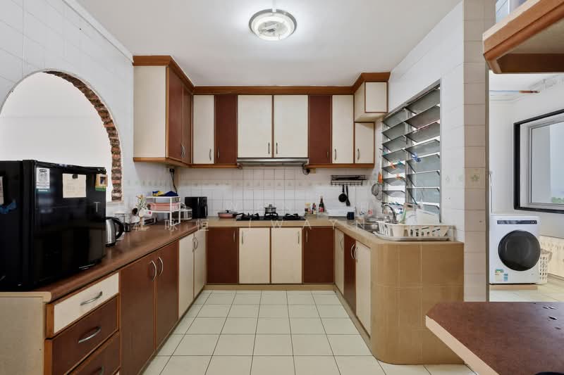 712 Pasir Ris Street 72, 712 Pasir Ris Street 72, 3 Bedrooms, 1,572 sqft, HDB Flat For Sale, by Thoo Weng Heng 杜咏恒 (Wayne), 500118972 - Kitchen - PropertyGuru.com.sg