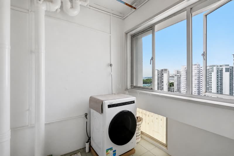 712 Pasir Ris Street 72, 712 Pasir Ris Street 72, 3 Bedrooms, 1,572 sqft, HDB Flat For Sale, by Thoo Weng Heng 杜咏恒 (Wayne), 500118972 - Yard - PropertyGuru.com.sg