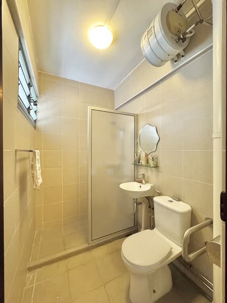 105 Bishan Street 12, 105 Bishan Street 12, 3 Bedrooms, 1,119 sqft, HDB Flat For Sale, by Lilian Huang 黄丽莲, 500118976 - Bathroom - PropertyGuru.com.sg