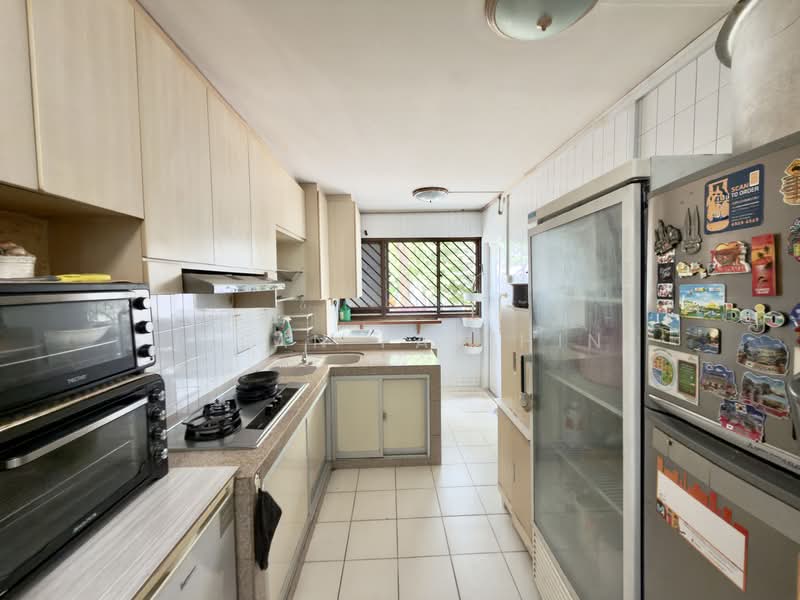 427 Pasir Ris Drive 6, 427 Pasir Ris Drive 6, 3 Bedrooms, 904 sqft, HDB Flat For Sale, by Irfan Farihin, 500118988 - Kitchen - PropertyGuru.com.sg