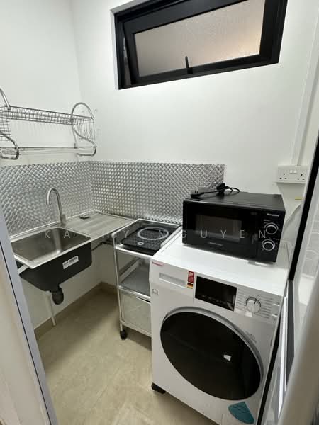 Spacious Studio Apartment Near Dakota/ Aljunied MRT, , Studio, 352 sqft, Apartment For Rent, by Kathy Nguyen, 500118994 - Kitchen - PropertyGuru.com.sg