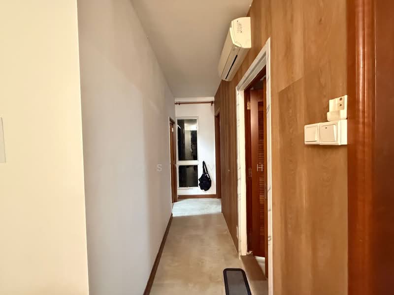 Burlington Square, 175 Bencoolen Street, 2 Bedrooms, 750 sqft, Apartment For Rent, by Rosy M. H, 500119005 - Corridor - PropertyGuru.com.sg