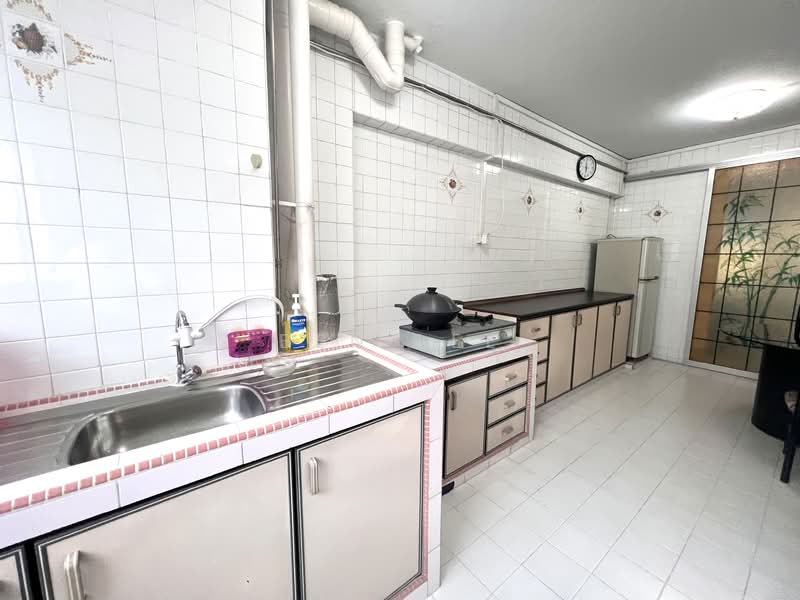 130 Yishun Street 11, 130 Yishun Street 11, 3 Bedrooms, 1,119 sqft, HDB Flat For Sale, by Ben Lee, 500119019 - Kitchen - PropertyGuru.com.sg