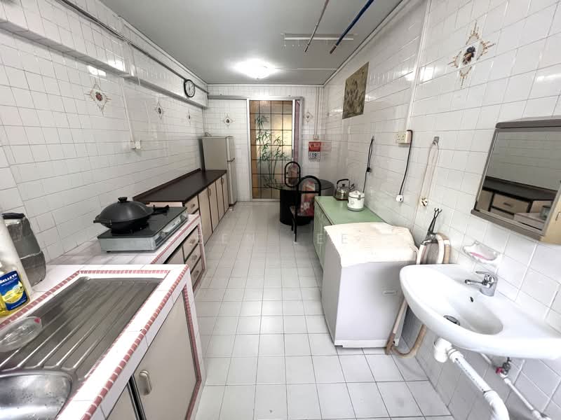 130 Yishun Street 11, 130 Yishun Street 11, 3 Bedrooms, 1,119 sqft, HDB Flat For Sale, by Ben Lee, 500119019 - Kitchen - PropertyGuru.com.sg