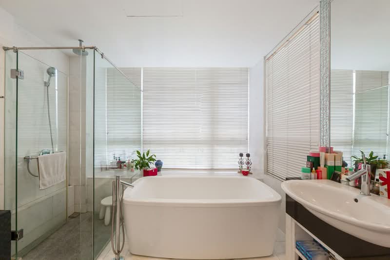 Turquoise, 51 Cove Drive, 4 Bedrooms, 6,900 sqft, Condominium For Sale, by Adrian Lim, 500119025 - Bathroom - PropertyGuru.com.sg