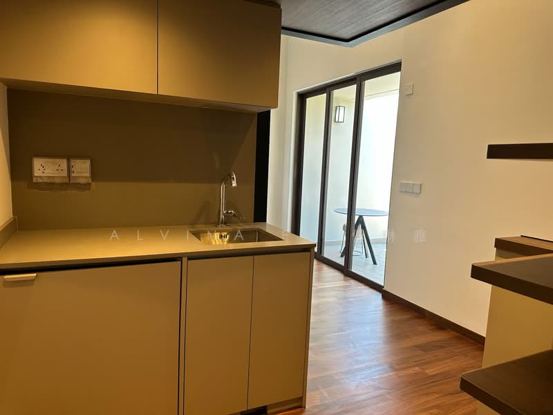 Parksuites, 18 Holland Grove Road, 3 Bedrooms, 1,421 sqft, Condominium For Sale, by Alvina Fu 傅琳雅, 500119027 - Kitchen - PropertyGuru.com.sg