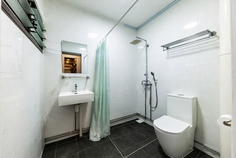 208 Bishan Street 23, 208 Bishan Street 23, 4 Bedrooms, 1,572 sqft, HDB Flat For Sale, by PROPSELLER PTE. LTD., 500119037 - Bathroom - PropertyGuru.com.sg