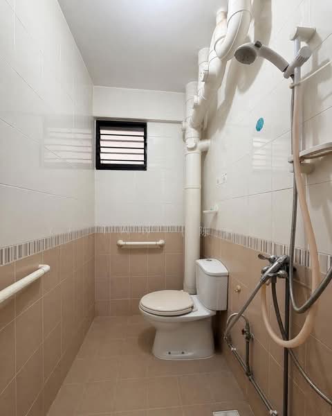 314 Bukit Batok Street 32, 314 Bukit Batok Street 32, 2 Bedrooms, 753 sqft, HDB Flat For Sale, by YT Tan (陈永达), 500119039 - Bathroom - PropertyGuru.com.sg