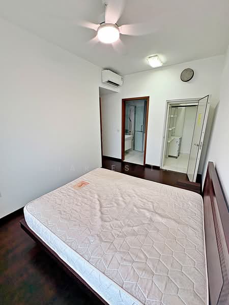 Adria, 12 Derbyshire Road, 2 Bedrooms, 700 sqft, Condominium For Rent, by Charles Tan, 500119042 - Bedroom - PropertyGuru.com.sg
