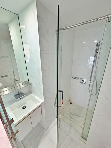 Adria, 12 Derbyshire Road, 2 Bedrooms, 700 sqft, Condominium For Rent, by Charles Tan, 500119042 - Bathroom - PropertyGuru.com.sg