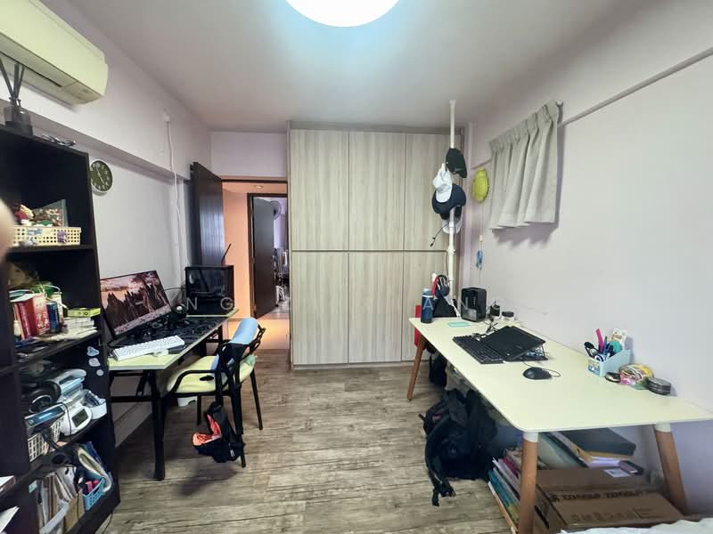 609 Yishun Street 61, 609 Yishun Street 61, 3 Bedrooms, 1,119 sqft, HDB Flat For Sale, by Ng Zi Liang, 500119074 - Study - PropertyGuru.com.sg