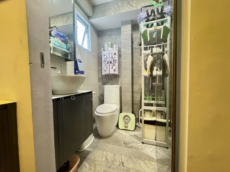 609 Yishun Street 61, 609 Yishun Street 61, 3 Bedrooms, 1,119 sqft, HDB Flat For Sale, by Ng Zi Liang, 500119074 - Bathroom - PropertyGuru.com.sg