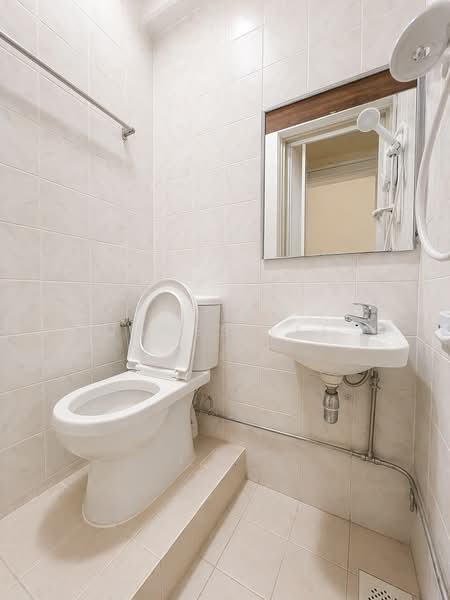 Simsville, 2 Geylang East Avenue 2, Room Rental, 60 sqft, Condominium For Rent, by James Lee, 500119078 - Bathroom - PropertyGuru.com.sg