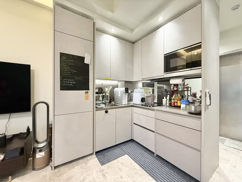 35 Gilstead, 35 Gilstead Road, 2 Bedrooms, 700 sqft, Apartment For Sale, by Kevin Sangju, 500119080 - Kitchen - PropertyGuru.com.sg