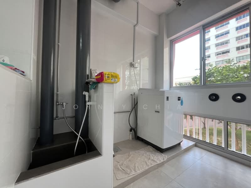 570 Pasir Ris Street 53, 570 Pasir Ris Street 53, 3 Bedrooms, 1,162 sqft, HDB Flat For Sale, by Johnny Chia, 500119085 - Balcony - PropertyGuru.com.sg