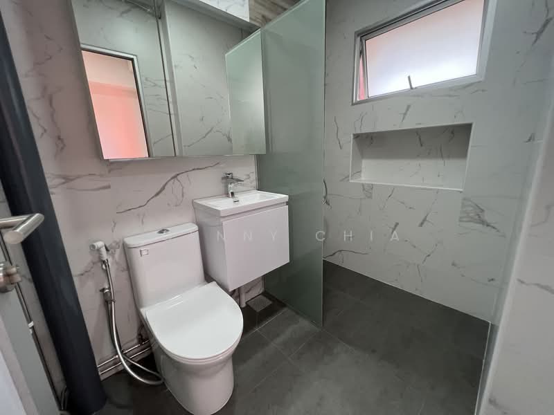 570 Pasir Ris Street 53, 570 Pasir Ris Street 53, 3 Bedrooms, 1,162 sqft, HDB Flat For Sale, by Johnny Chia, 500119085 - Bathroom - PropertyGuru.com.sg