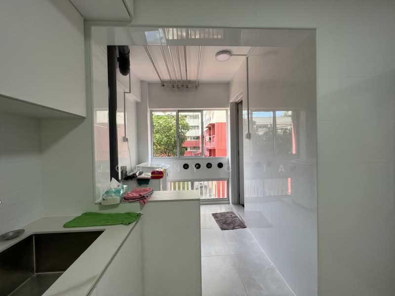 570 Pasir Ris Street 53, 570 Pasir Ris Street 53, 3 Bedrooms, 1,162 sqft, HDB Flat For Sale, by Johnny Chia, 500119085 - Kitchen - PropertyGuru.com.sg