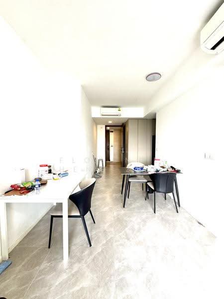 Clavon, Clementi Avenue 1, Buona Vista / West Coast / Clementi New Town, 2 Bedrooms, 764 sqft, Condominium For Rent, by Florence Zheng Zhen, 500119093 - Living Room - PropertyGuru.com.sg