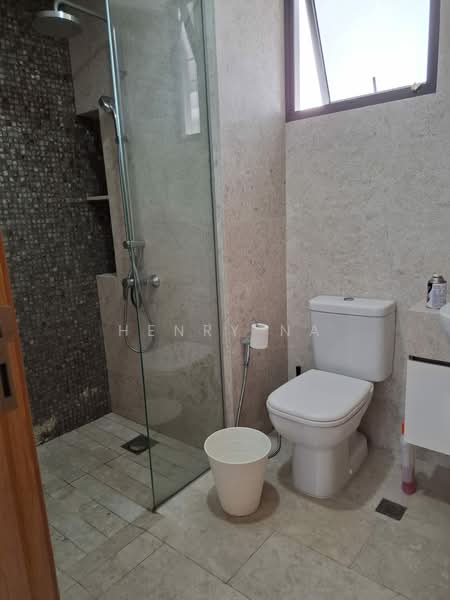 La Fiesta, Sengkang Square, 3 Bedrooms, 1,001 sqft, Condominium For Rent, by Henry Na, 500119094 - Bathroom - PropertyGuru.com.sg