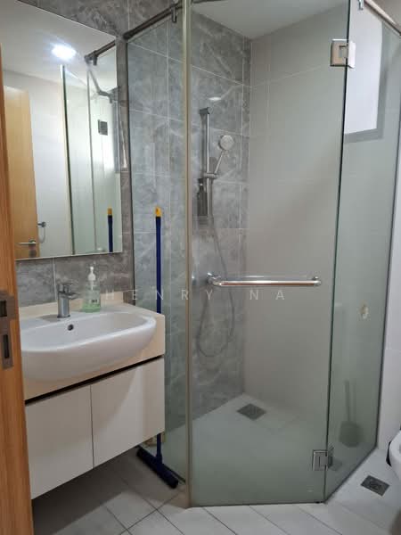 La Fiesta, Sengkang Square, 3 Bedrooms, 1,001 sqft, Condominium For Rent, by Henry Na, 500119094 - Bathroom - PropertyGuru.com.sg