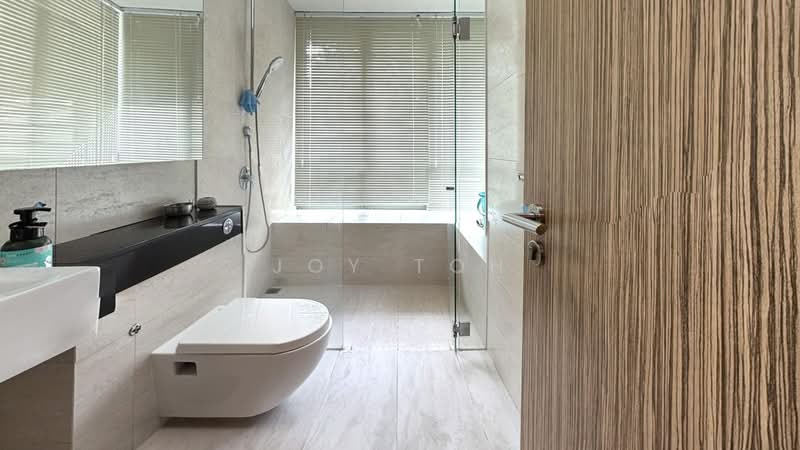 Trevista, 25 Lorong 3 Toa Payoh, 3 Bedrooms, 1,442 sqft, Condominium For Sale, by Joy Toh, 500119113 - Bathroom - PropertyGuru.com.sg