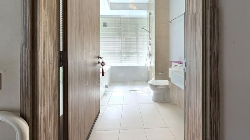 Trevista, 25 Lorong 3 Toa Payoh, 3 Bedrooms, 1,442 sqft, Condominium For Sale, by Joy Toh, 500119113 - Bathroom - PropertyGuru.com.sg