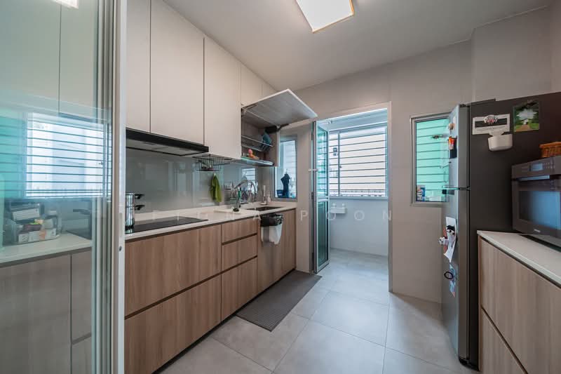 450 Yishun Ring Road, 450 Yishun Ring Road, 3 Bedrooms, 990 sqft, HDB Flat For Sale, by Fiona Poon, 500119120 - Kitchen - PropertyGuru.com.sg