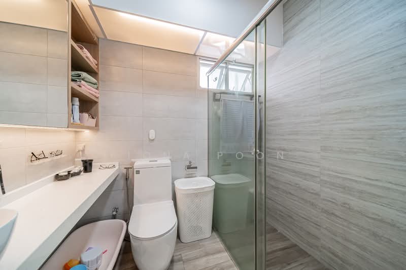 450 Yishun Ring Road, 450 Yishun Ring Road, 3 Bedrooms, 990 sqft, HDB Flat For Sale, by Fiona Poon, 500119120 - Bathroom - PropertyGuru.com.sg