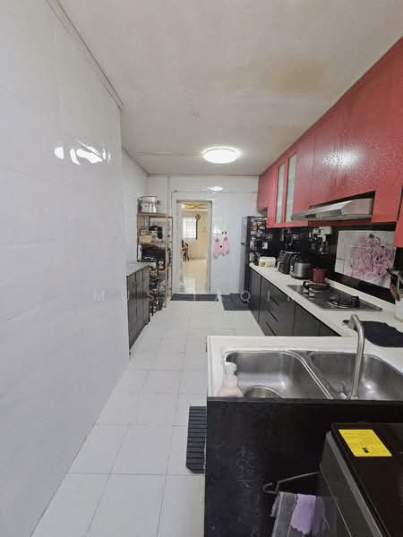 160 Woodlands Street 13, 160 Woodlands Street 13, 3 Bedrooms, 1,108 sqft, HDB Flat For Sale, by Mus Taqim, 500119152 - Kitchen - PropertyGuru.com.sg