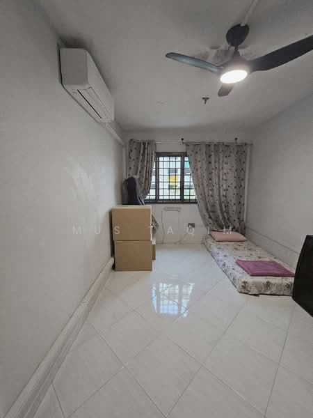 160 Woodlands Street 13, 160 Woodlands Street 13, 3 Bedrooms, 1,108 sqft, HDB Flat For Sale, by Mus Taqim, 500119152 - Common Bedroom 1 - PropertyGuru.com.sg