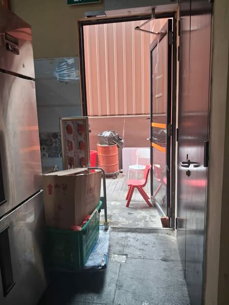 THK Building, 71 Lorong 23 Geylang, 1,743 sqft, Light Industrial (B1) For Rent, by Anne Chia, 500119166 - Interior - CommercialGuru.com.sg