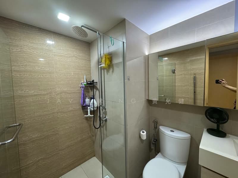 A Treasure Trove, 70 Punggol Walk, 2 Bedrooms, 775 sqft, Condominium For Sale, by Javier Ng 黄允健, 500119169 - Bathroom - PropertyGuru.com.sg