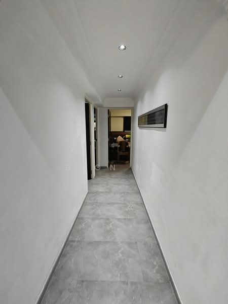 298B Compassvale Street, 298B Compassvale Street, 3 Bedrooms, 1,012 sqft, HDB Flat For Sale, by Boon Ng, 500119171 - Corridor - PropertyGuru.com.sg