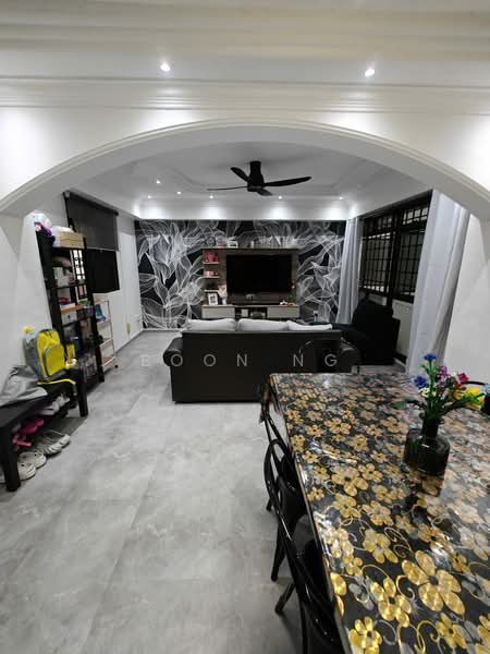 298B Compassvale Street, 298B Compassvale Street, 3 Bedrooms, 1,012 sqft, HDB Flat For Sale, by Boon Ng, 500119171 - Living Room - PropertyGuru.com.sg