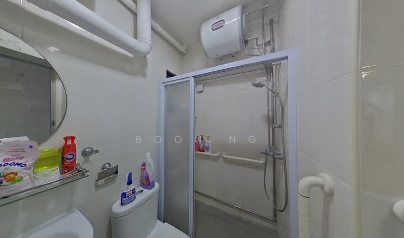 298B Compassvale Street, 298B Compassvale Street, 3 Bedrooms, 1,012 sqft, HDB Flat For Sale, by Boon Ng, 500119171 - Bathroom - PropertyGuru.com.sg