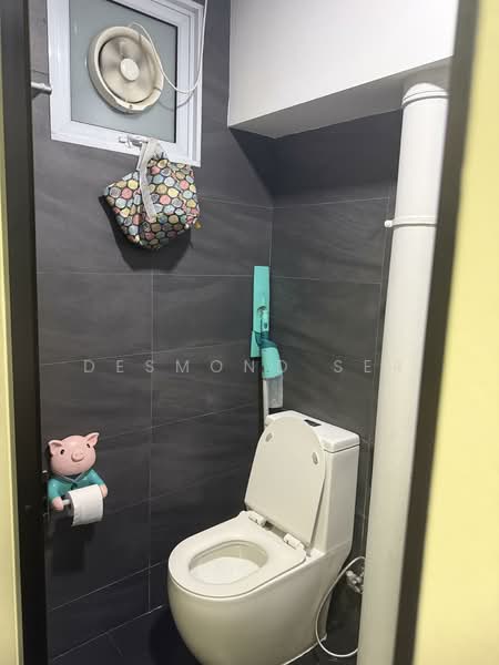 867 Tampines Street 83, 867 Tampines Street 83, 3 Bedrooms, 1,119 sqft, HDB Flat For Sale, by Desmond Ser, 500119176 - Bathroom - PropertyGuru.com.sg