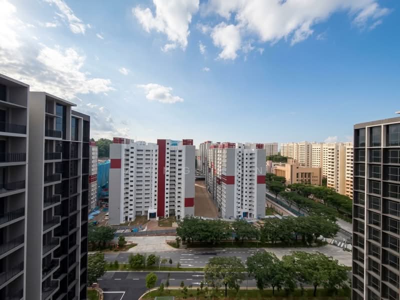 Altura, 111 Bukit Batok West Ave. 8, 4 Bedrooms, 1,300 sqft, Executive Condominium For Rent, by Zong Han, 500119182 - Exterior - PropertyGuru.com.sg