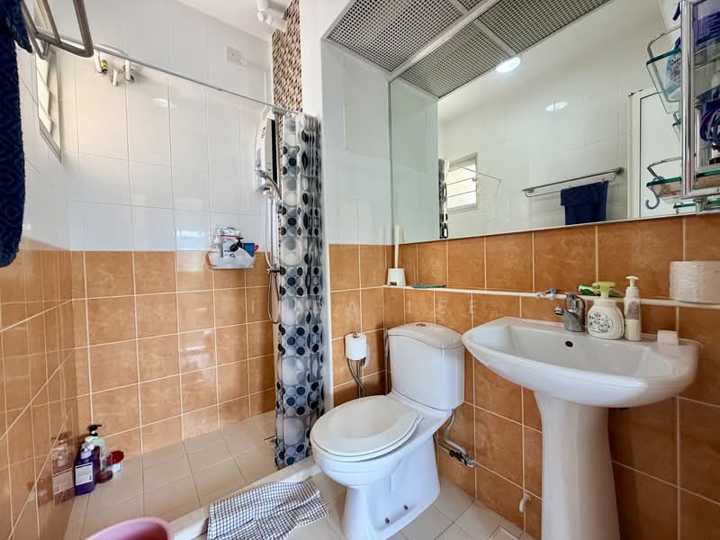 61C Strathmore Avenue, 61C Strathmore Avenue, 3 Bedrooms, 1,011 sqft, HDB Flat For Sale, by Linda Lee, 500119185 - Bathroom - PropertyGuru.com.sg