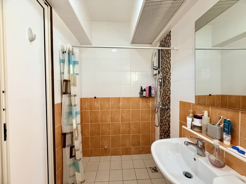 61C Strathmore Avenue, 61C Strathmore Avenue, 3 Bedrooms, 1,011 sqft, HDB Flat For Sale, by Linda Lee, 500119185 - Bathroom - PropertyGuru.com.sg