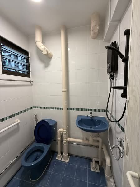 341 Clementi Avenue 5, 341 Clementi Avenue 5, Studio, 350 sqft, HDB Flat For Rent, by Hugo Sim, 500119190 - Bathroom - PropertyGuru.com.sg