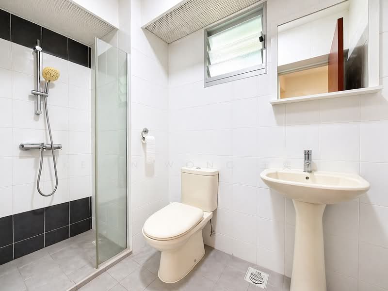 18C Holland Drive, 18C Holland Drive, 3 Bedrooms, 1,259 sqft, HDB Flat For Sale, by Kevin Wong 王奕凯, 500119206 - Bathroom - PropertyGuru.com.sg
