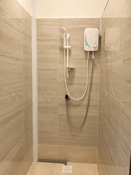 D8 Heritage Shophouse for Residential Co-Living 21 Rooms at Hindoo Rd, , 10+ Bedrooms, 6,000 sqft, Shophouse For Rent, by ARTHUR, 500119218 - Bathroom - PropertyGuru.com.sg