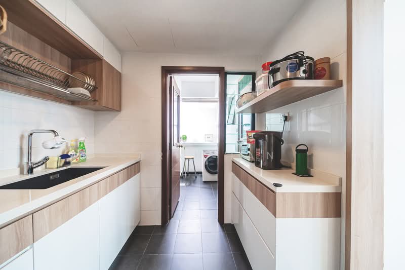 Central Grove, , 3 Bedrooms, 2,239 sqft, Condominium For Sale, by Sarah Tan, 500119222 - Kitchen - PropertyGuru.com.sg