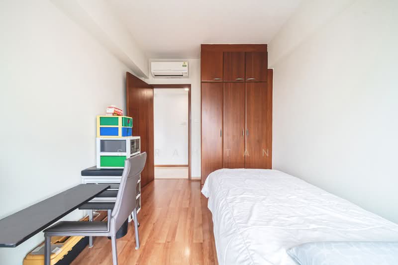 Central Grove, , 3 Bedrooms, 2,239 sqft, Condominium For Sale, by Sarah Tan, 500119222 - Bedroom - PropertyGuru.com.sg